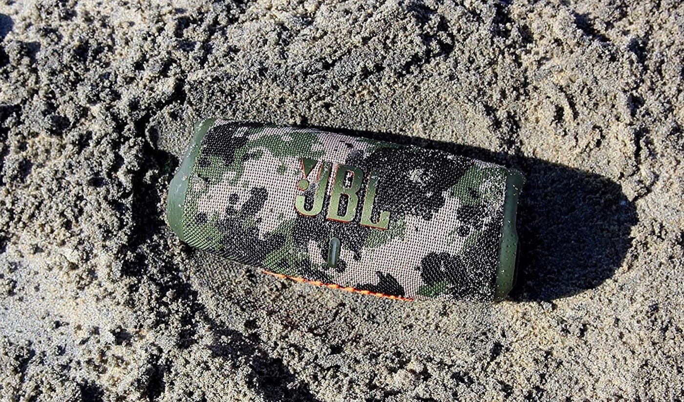JBL CHARGE 5 - Portable Bluetooth Speaker with IP67 Waterproof and USB Charge out - Camouflage